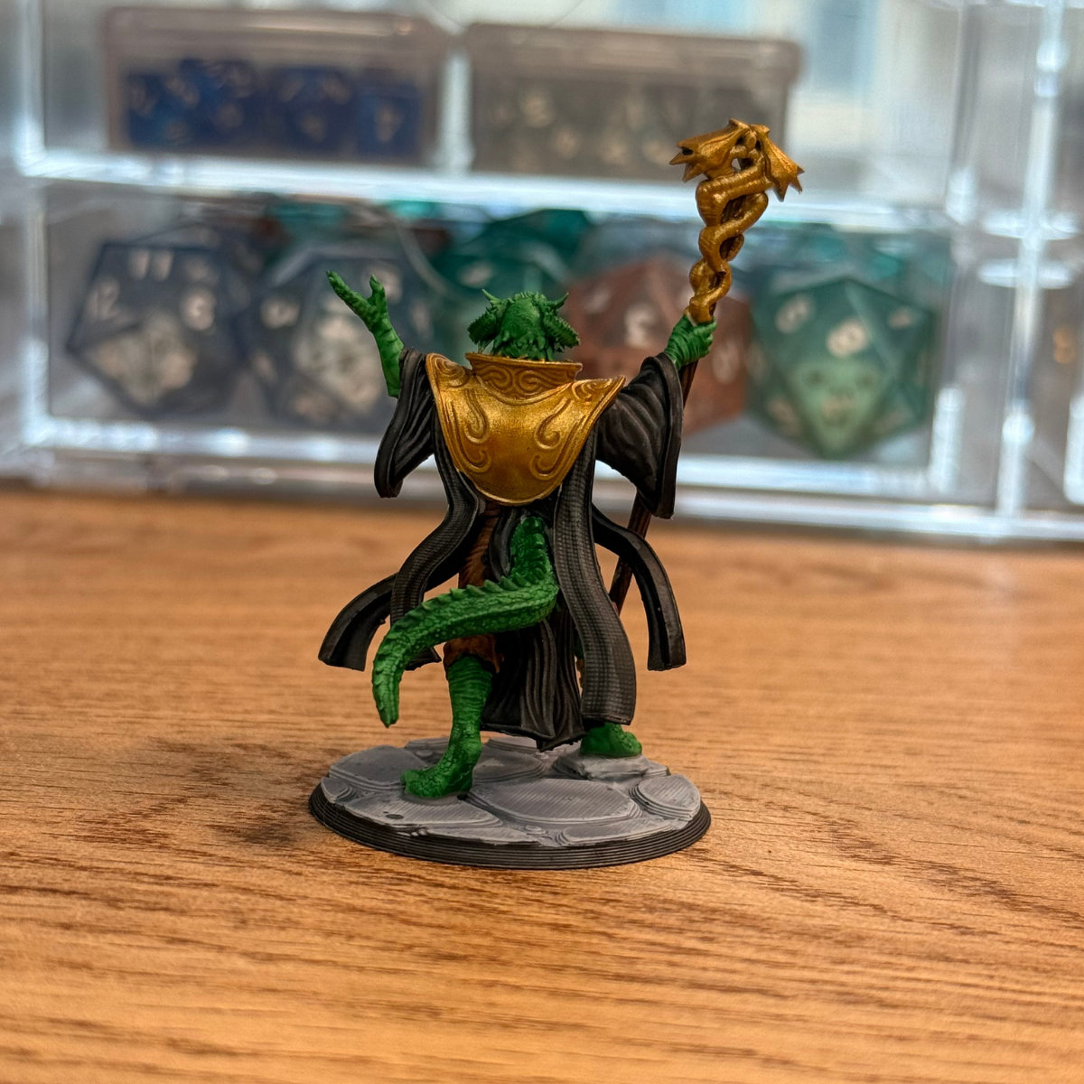 Female Green Dragonborn Mage · Painted Mini · 32mm