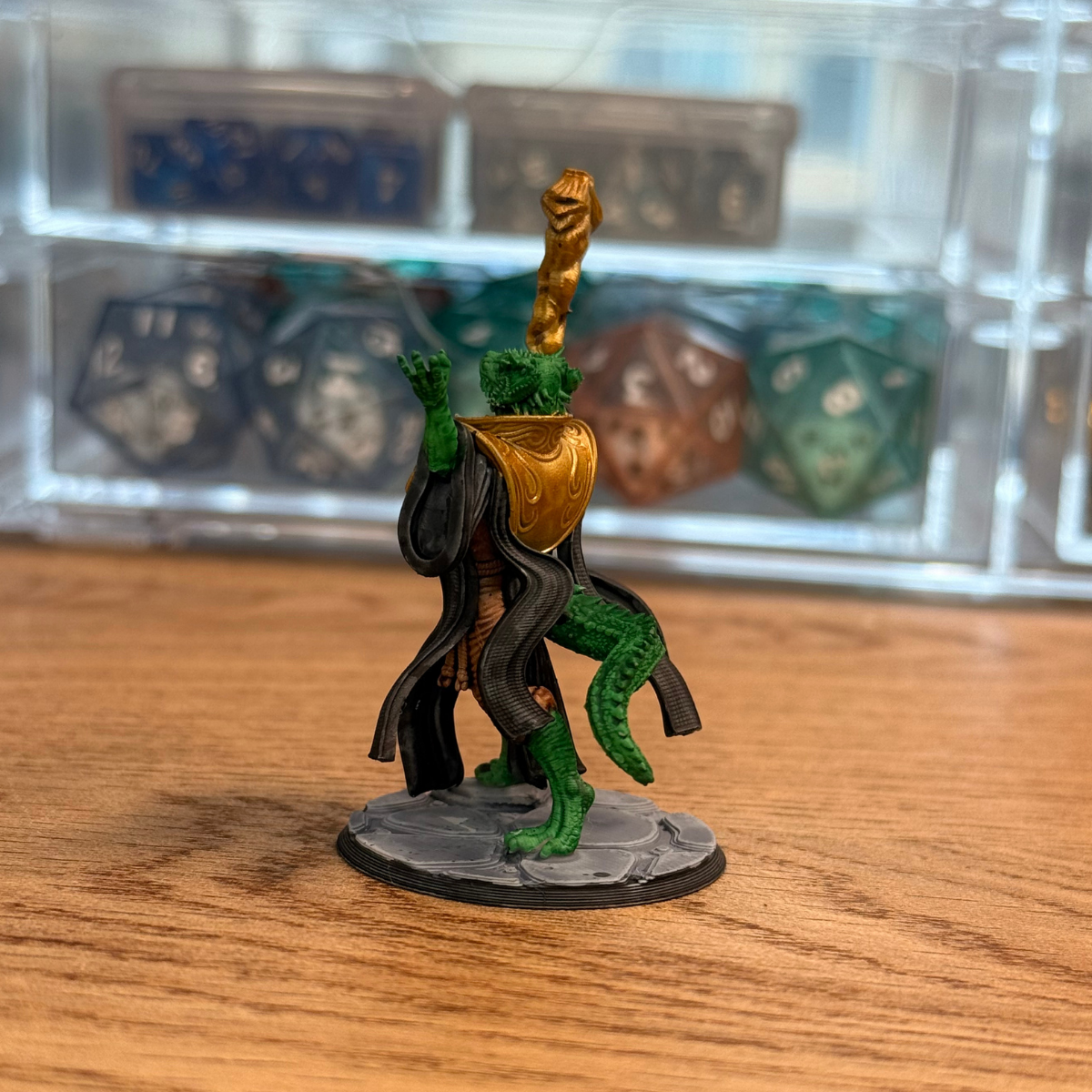 Female Green Dragonborn Mage · Painted Mini · 32mm