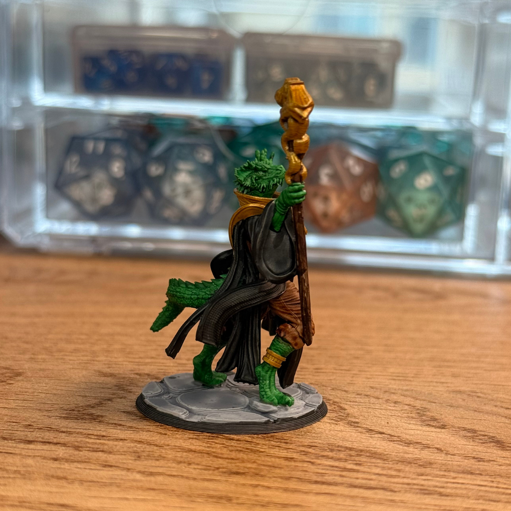 Female Green Dragonborn Mage · Painted Mini · 32mm