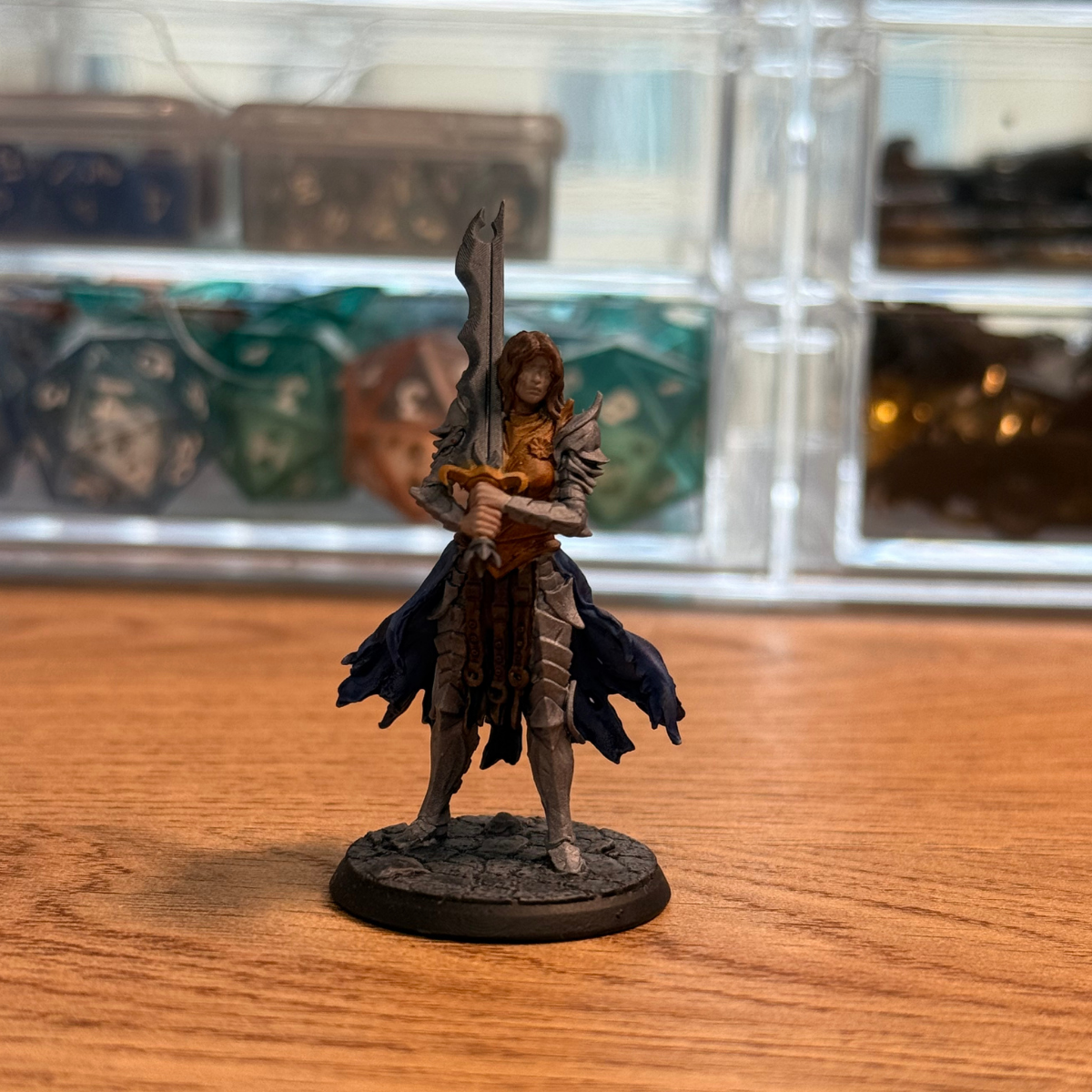 Female Human Paladin · Painted Mini · 32mm