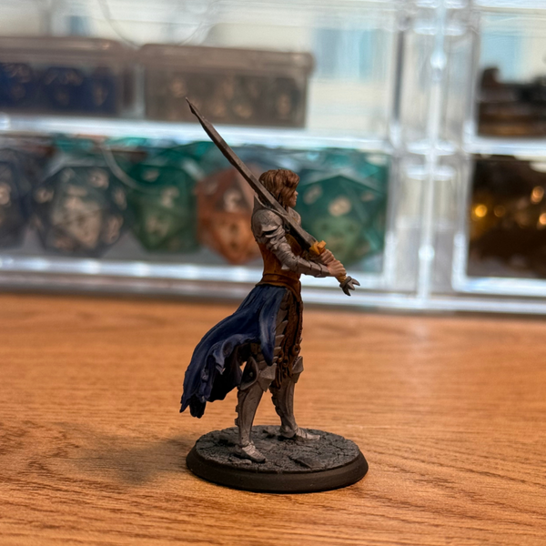 Female Human Paladin · Painted Mini · 32mm
