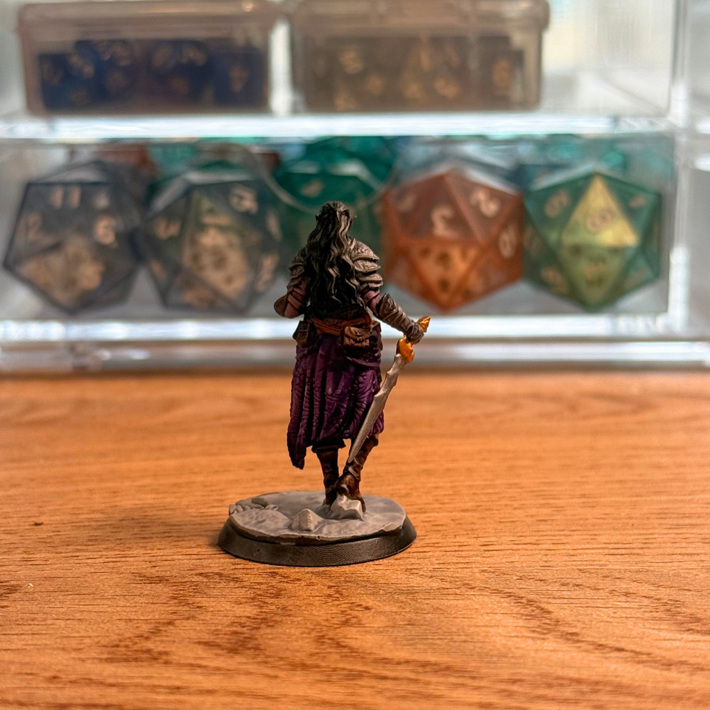 Female Drow · PC Painted Mini · 32mm