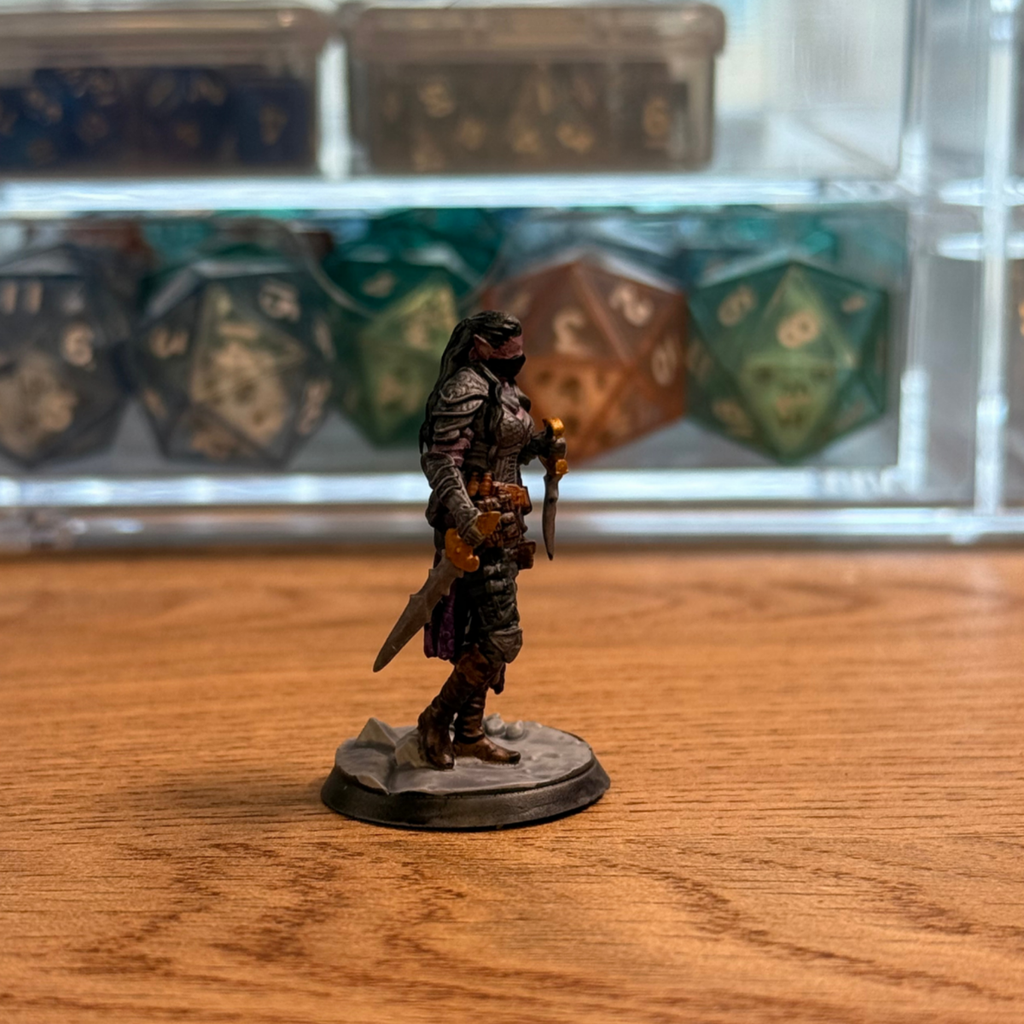 Female Drow · PC Painted Mini · 32mm