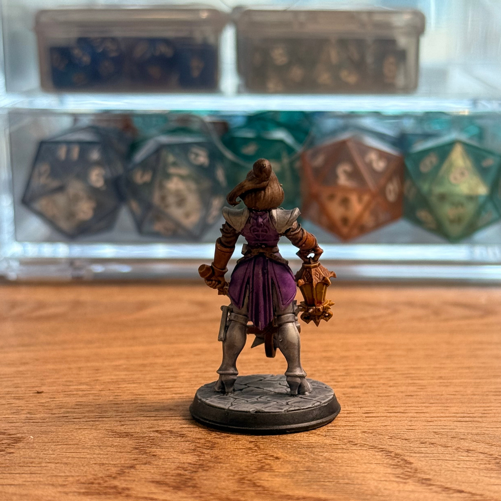 Female Human or Halfling Paladin · PC Painted Mini · 32mm