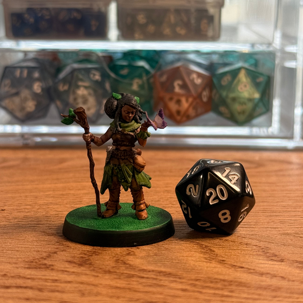 Female Druid · Halfling or Gnome · PC Painted Mini · 32mm